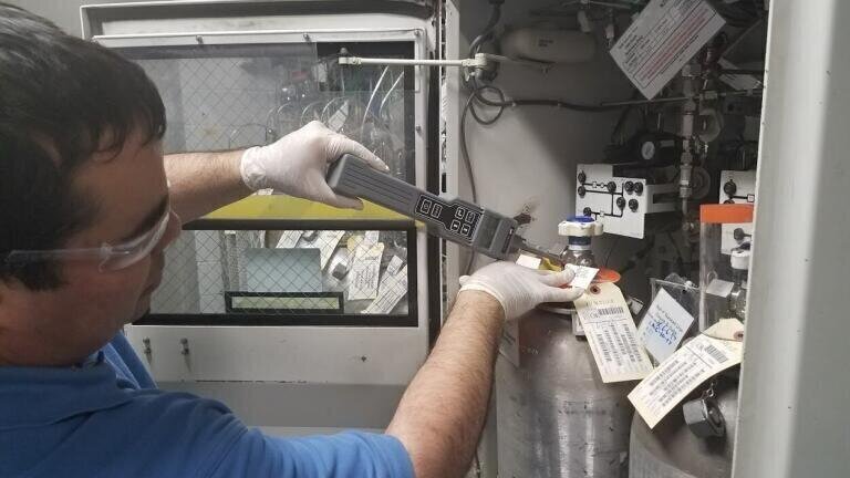 Air Liquide Electronics Use GasCheck G Leak Detectors